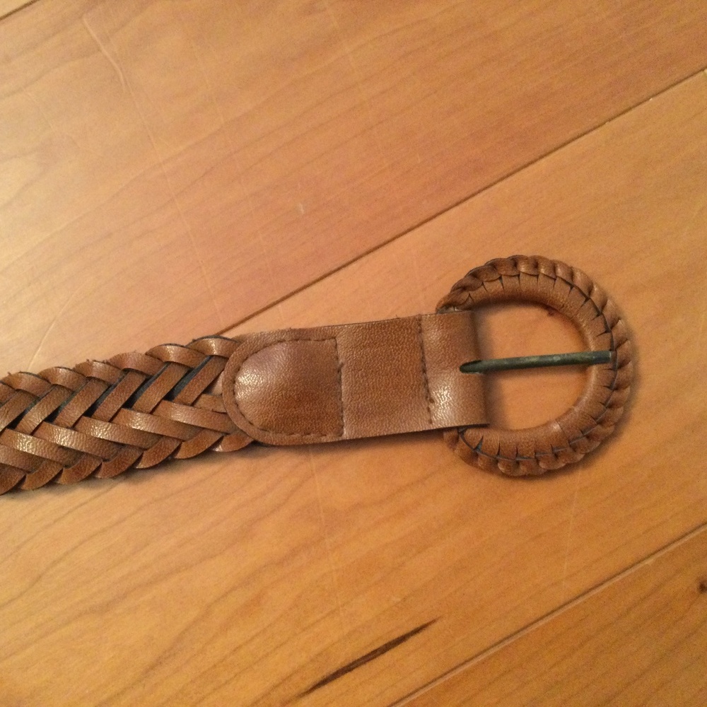 Braided brown leather belt